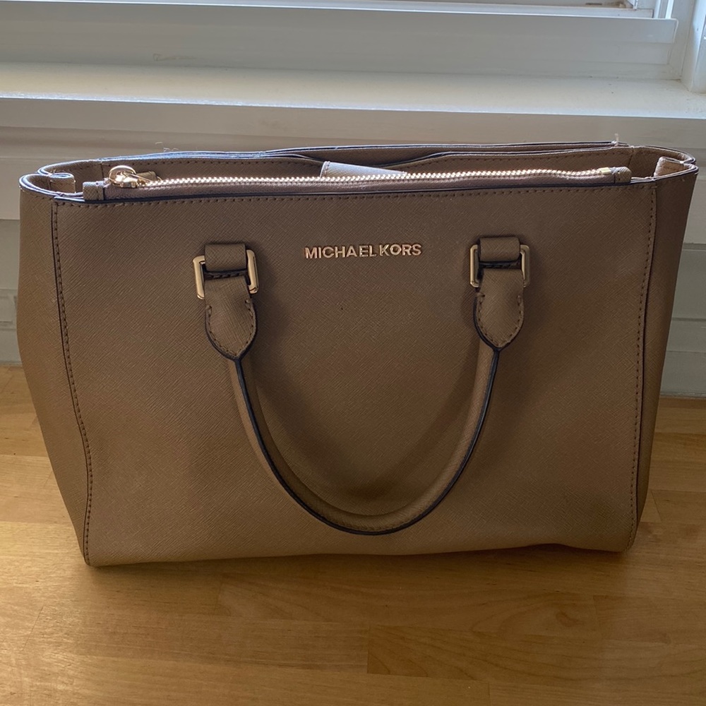 Michael Kors purse